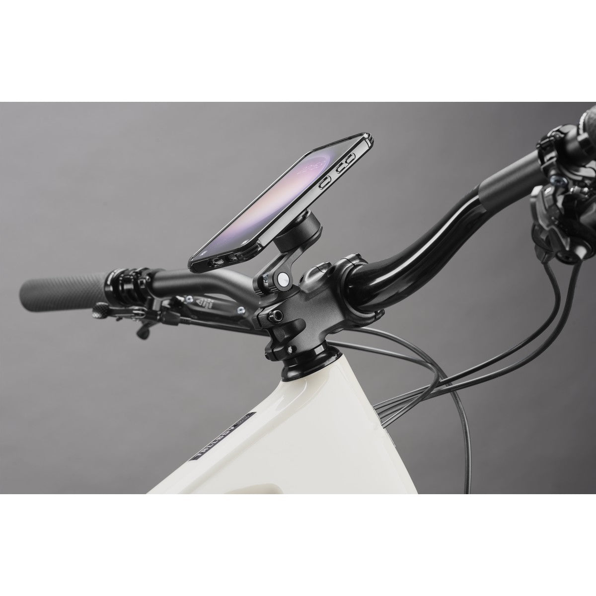 Interphone Quiklox Supporto Telefono Attacco Manubrio Bici SMQUIKLOXSTEMMOUNT: telefono sul supporto, vista laterale