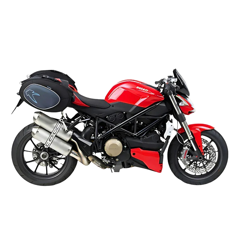 Immagine ambientata di una Ducati Streetfighter con borse laterali: il cupolino 247N non è visibile