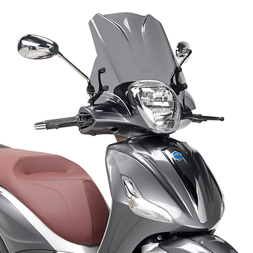 Cupolino Kappa 5606SK fumé 29x45 cm montato su Piaggio Beverly, foto ufficiale Givi