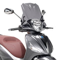 Cupolino Kappa 5606SK fumé 29x45 cm montato su Piaggio Beverly, foto ufficiale Givi