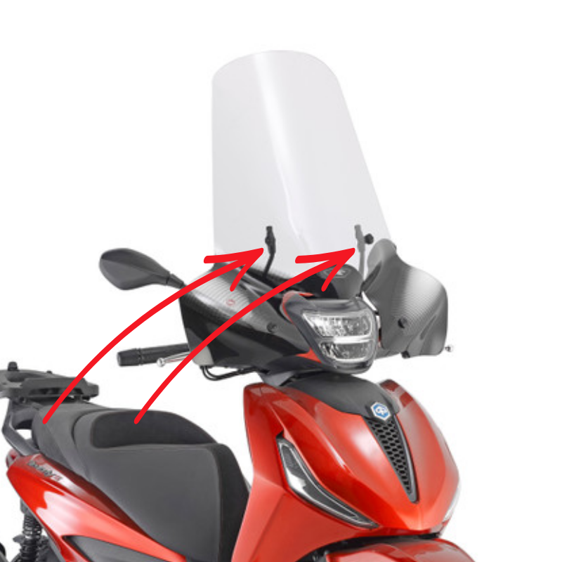 Kit attacchi Kappa A5616AK indicati sul parabrezza montato su Piaggio Beverly HPE rosso
