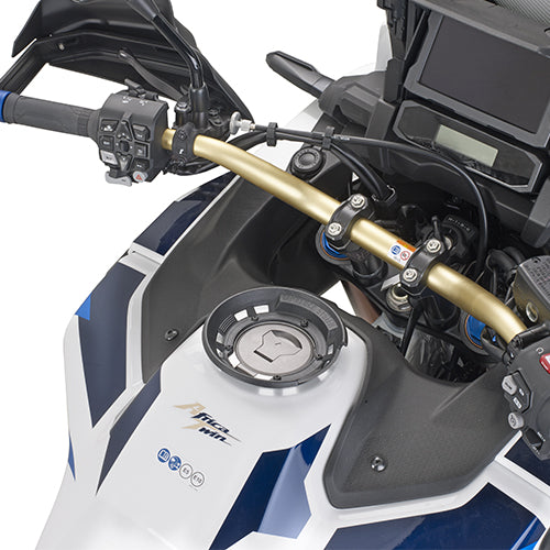Flangia Tanklock Kappa BF25K montata sul serbatoio di una Honda Africa Twin, foto ufficiale Kappa