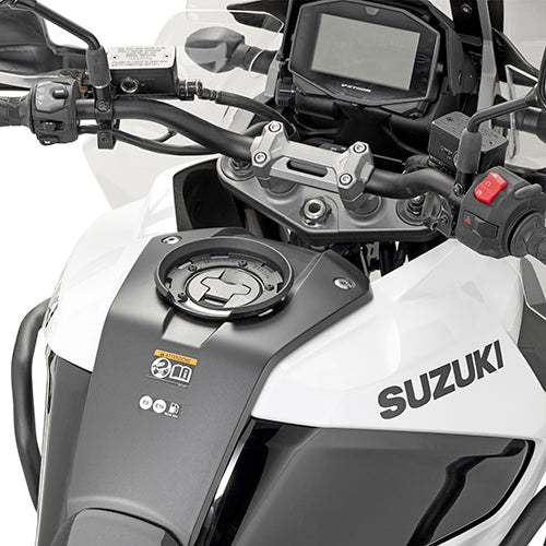 Flangia Tanklock Kappa BF50K montata sul serbatoio di una Suzuki V-Strom, foto del prodotto