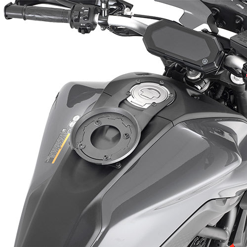 Flangia Tanklock Kappa BF60K montata sul serbatoio di una Yamaha MT-07, foto del prodotto