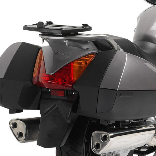 Attacco posteriore Kappa K215 con piastra Monokey montato su Honda Pan European ST 1300, bauletto non incluso, foto del prodotto