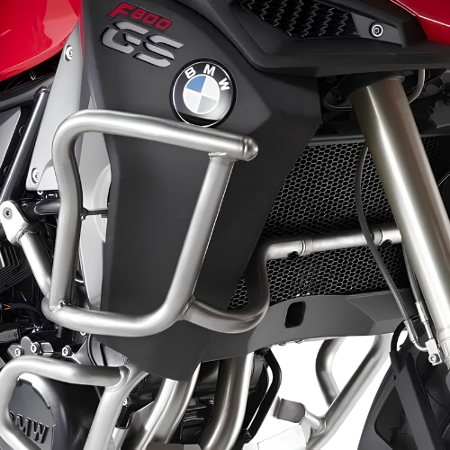Paramotore Kappa KNH5123OX tubolare alto in acciaio inox montato su una moto, foto del prodotto