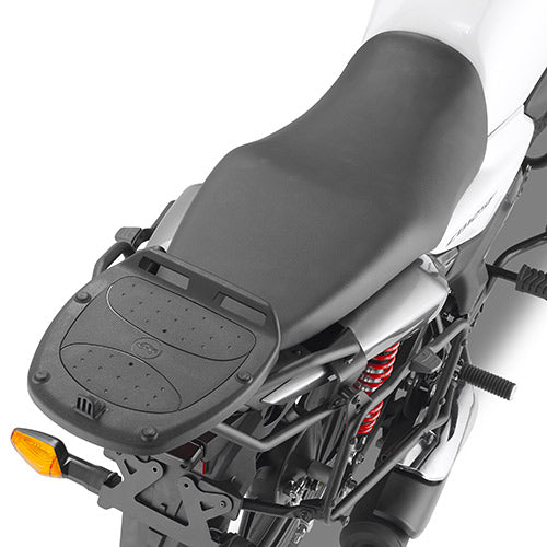 Attacco posteriore Kappa KR1184 Monolock su Honda CB 125 F con la piastra del bauletto, bauletto non incluso, foto ufficiale Kappa