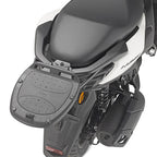 Attacco posteriore Kappa KR2170 con piastra MONOLOCK montato su Yamaha N-Max 125, bauletto non incluso, foto ufficiale Kappa
