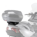Attacco posteriore Kappa KR3104 con piastra montato su Suzuki Burgman 650 con bauletto Kappa, bauletto non incluso, foto del prodotto