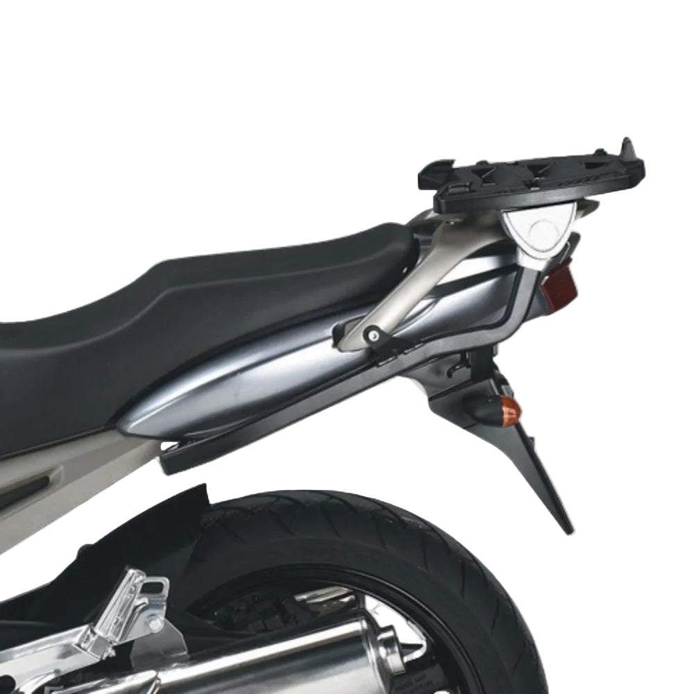 Attacco posteriore Kappa KR347 su Yamaha TDM 900 con piastra montata, bauletto non incluso, foto del prodotto