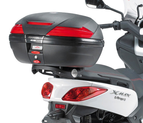Attacco posteriore Kappa KR370 con piastra Monokey su Yamaha X-Max 125-250 2010-2013, bauletto non incluso, foto ufficiale Kappa