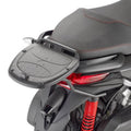 Attacco posteriore Kappa KR5600M per bauletto Monolock montato su Piaggio MP3 Yourban, bauletto non incluso, foto del prodotto