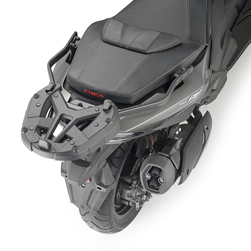 Attacco posteriore Kappa KR6122 montato su Kymco AK 550 Premium con piastra, bauletto non incluso, foto ufficiale Kappa
