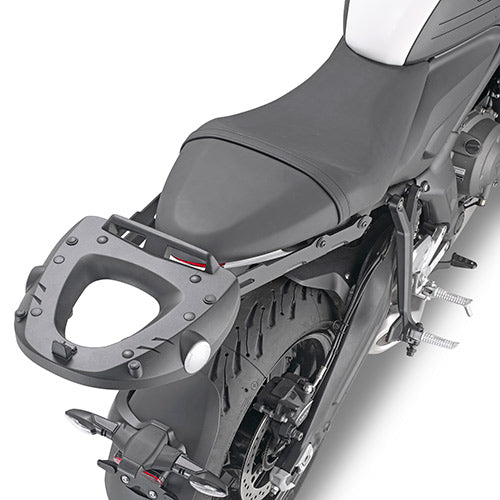 Attacco posteriore Kappa KR6419 con piastra montata su Triumph Trident 660, bauletto non incluso, foto ufficiale Kappa