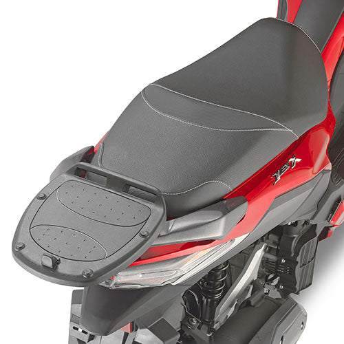 Attacco posteriore Kappa KR7066 montato sul SYM Jet X 125, bauletto non incluso, foto ufficiale Kappa