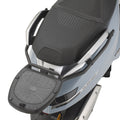 Attacco posteriore Kappa KR8104 montato su Peugeot Django Evo 125 con piastra MONOLOCK, bauletto non incluso, foto ufficiale Kappa