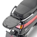 Attacco posteriore Kappa KR8962 per NIU NQI montato sullo scooter con piastra MONOLOCK, bauletto non incluso, foto ufficiale Kappa
