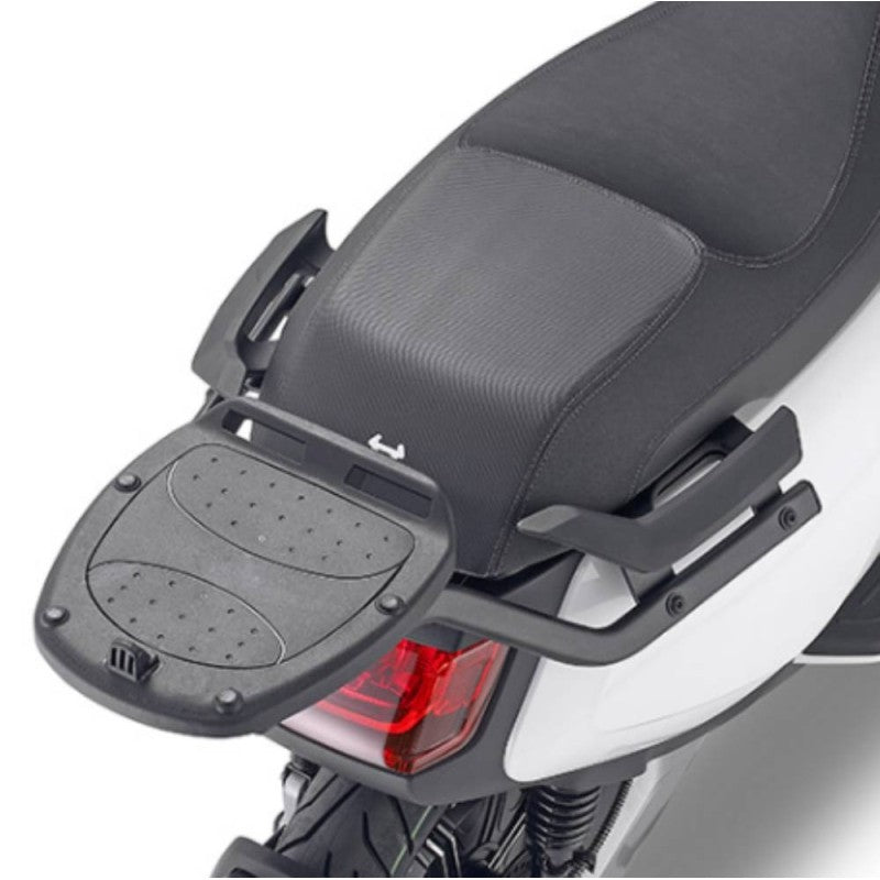 Attacco posteriore Kappa KR8963B per NIU MQI GT montato sullo scooter con piastra MONOLOCK, bauletto non incluso, foto del prodotto