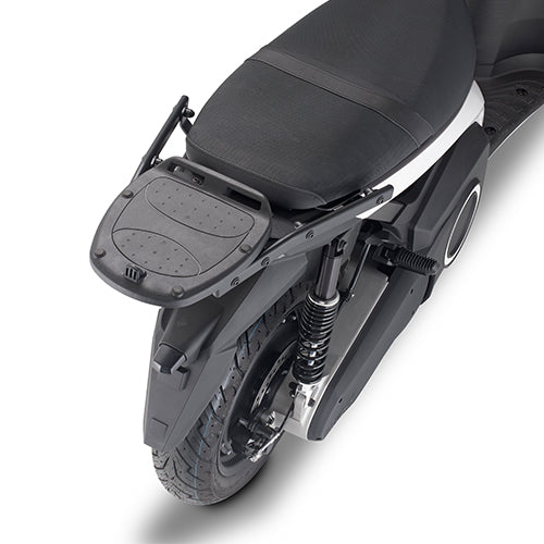 Attacco posteriore Kappa KR9540 per Silence S01 e SEAT Mò 125 montato sullo scooter, bauletto non incluso, foto ufficiale Kappa
