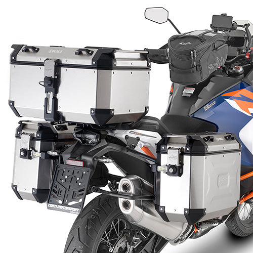 Attacco posteriore Kappa KRA7713 in alluminio nero per KTM 1290 Super Adventure montato con bauletto e valigie Kappa, foto ufficiale Kappa