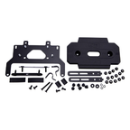 Contenuto del kit di attacco Kappa KS250KIT: piastra forata, contropiastra, staffe, distanziali e viteria in metallo nero