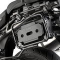 Tool Box Kappa KS250 montata con il kit KS250KIT sul portavaligie laterale di una moto, vista dal lato destro