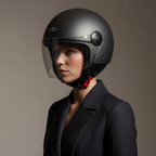 Ragazza con il casco demi-jet Kappa KV40 Hawaii titanio opaco e visiera abbassata