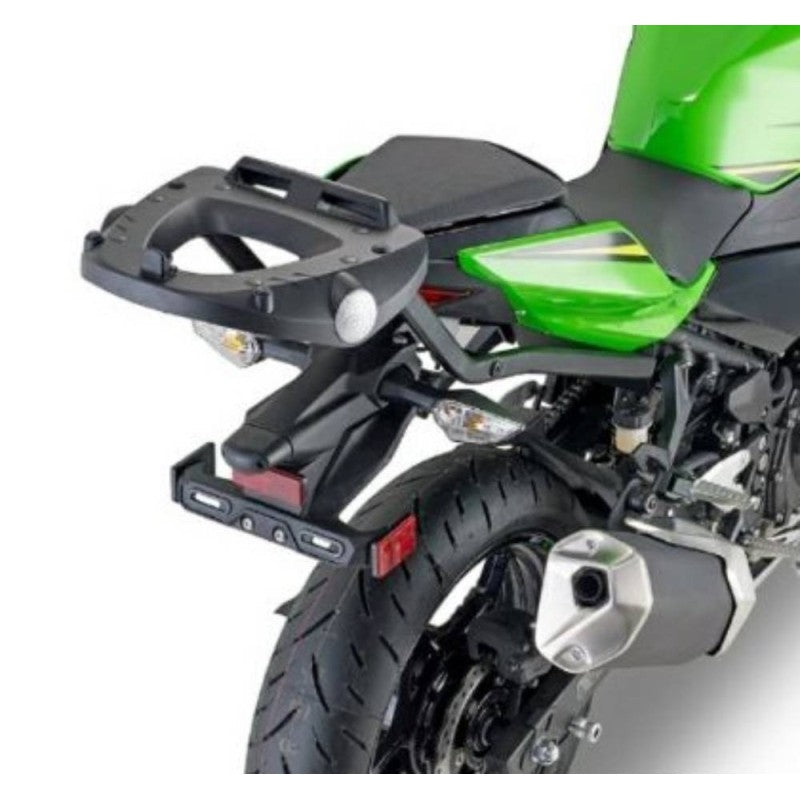 Attacco posteriore Kappa KZ4129 montato sulla Kawasaki Ninja 400 con piastra Monolock, bauletto non incluso, foto del prodotto