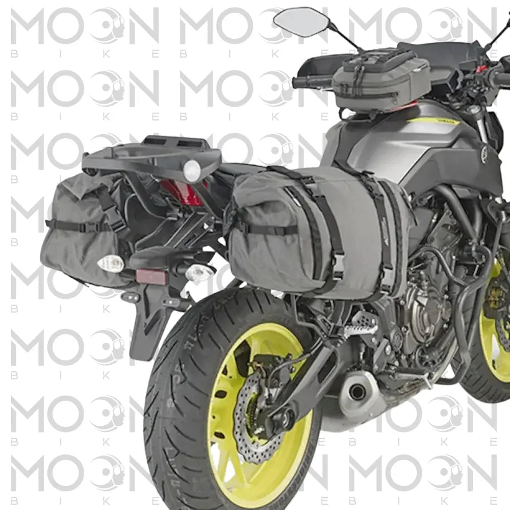 Kappa RA316 coppia di borse laterali grigie montate su una moto naked, immagine illustrativa