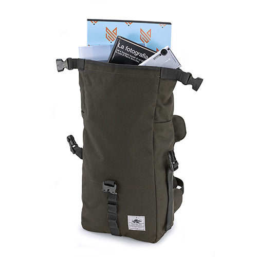 Kappa RB103R borsa da serbatoio Rambler ECO aperta con la chiusura roll-top srotolata, foto ufficiale Kappa