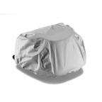 Copertina antipioggia Kappa STO106R sopra la borsa STO106, optional venduto a parte, immagine illustrativa
