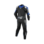 Tuta moto Macna Blitz 1pc nero blu bianco, vista posteriore con gobba