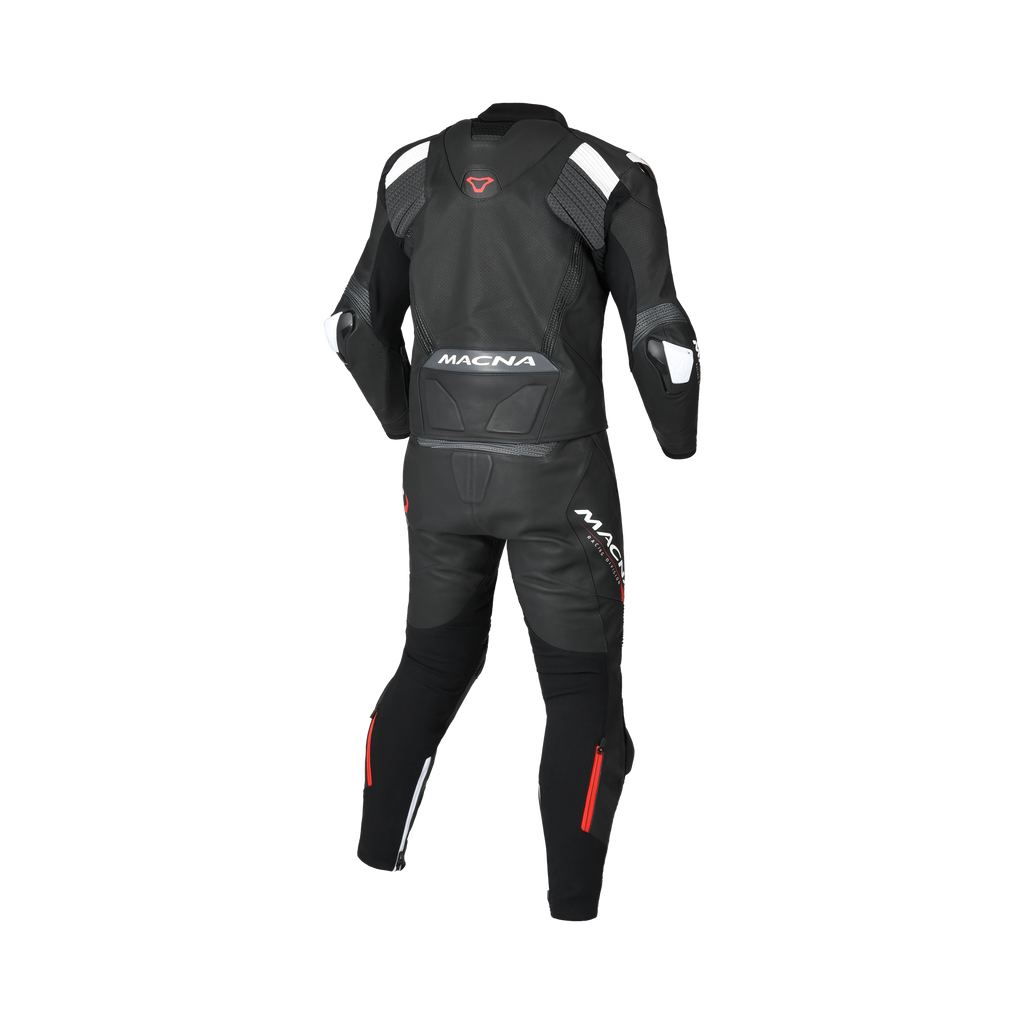 Tuta moto Macna Blitz 2pc nero bianco con inserti rossi, vista posteriore