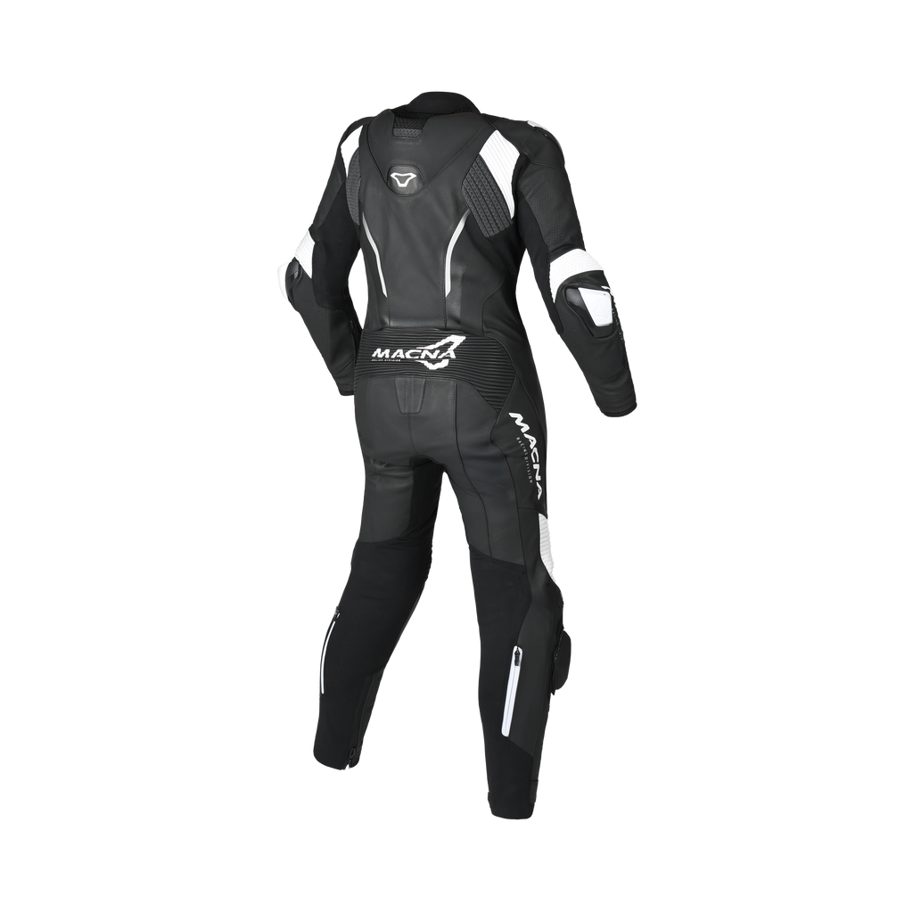 Tuta moto donna Macna Blitz 1pc nero e bianco in pelle traforata, vista posteriore
