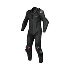Macna Chromiq 1pc 166.4212.101 tuta moto intera in pelle nera, vista frontale