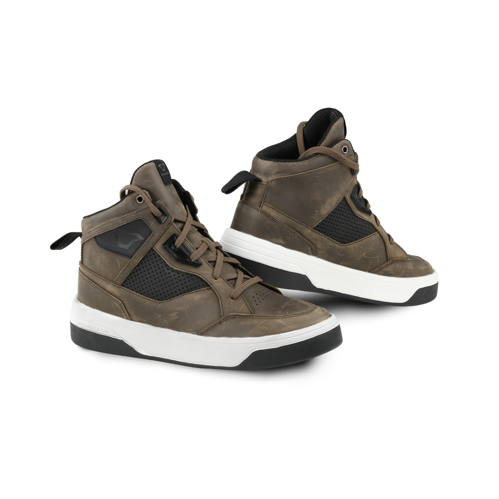 Macna Citeon 166.1100.710 marrone e nero – sneaker moto in pelle, coppia tre quarti