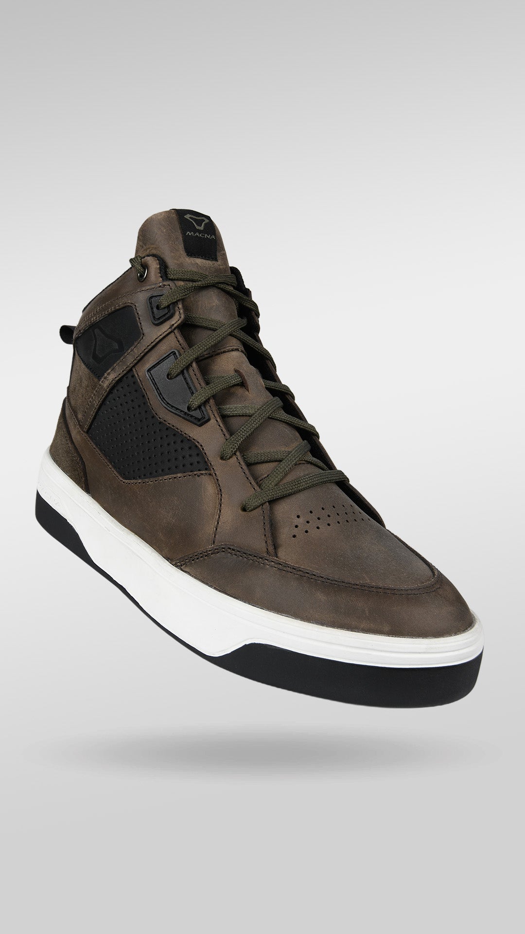 Macna Citeon 166.1100.710 marrone e nero – sneaker moto singola, tre quarti frontale