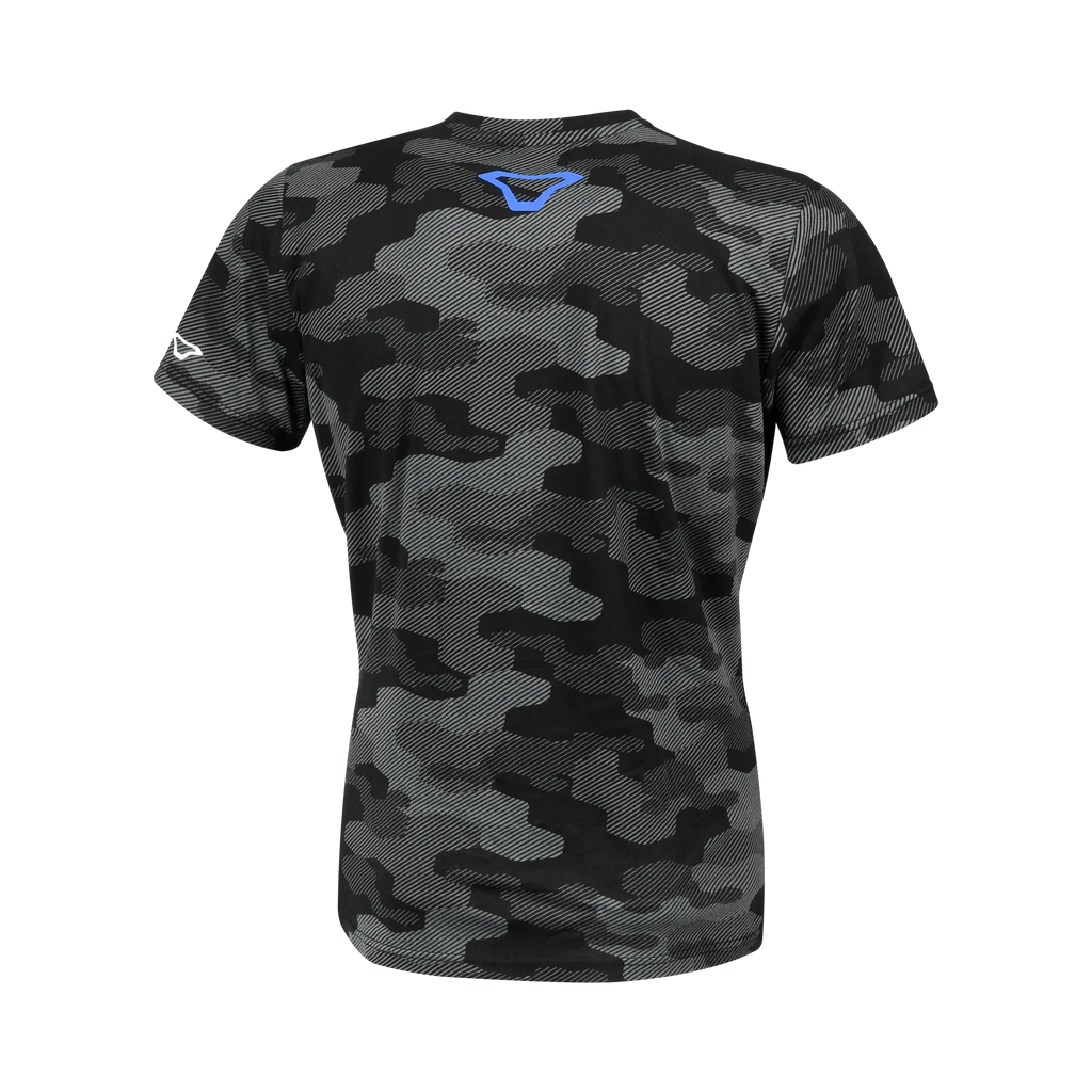 Retro della t-shirt Macna Dazzle Wing 2.0 in camouflage nero e grigio con logo Macna blu