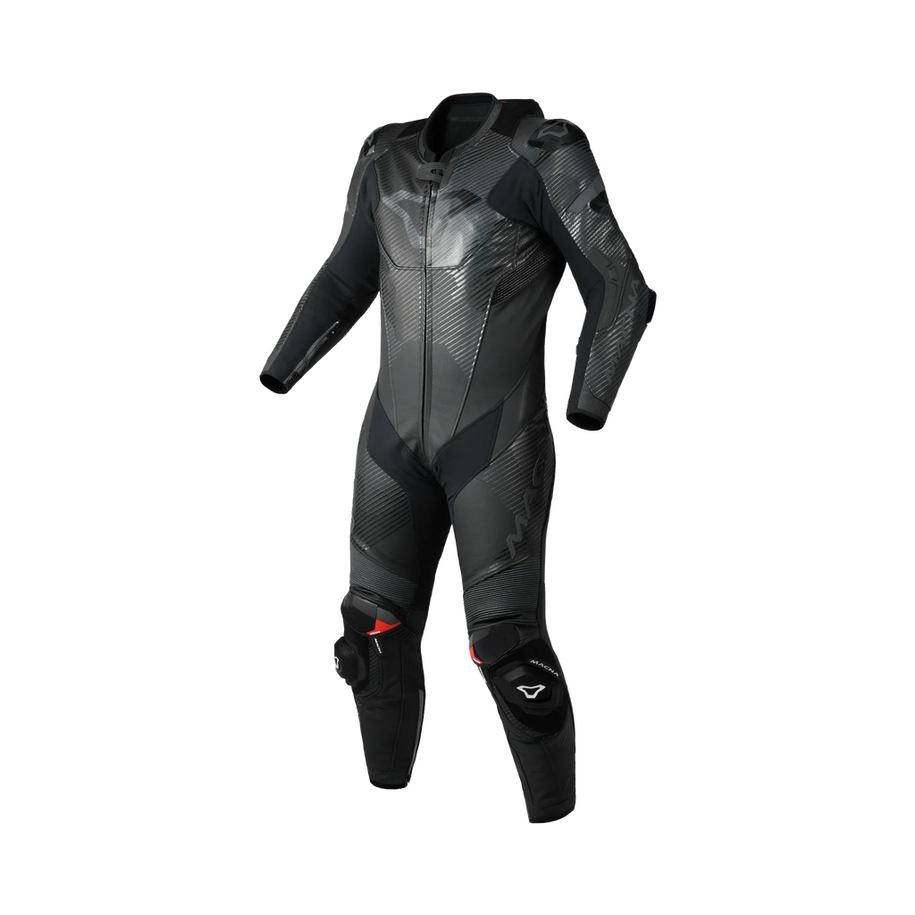 Macna Ignite 1pc 166.4207.101 tuta moto intera in pelle nera, vista frontale