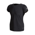 Macna Plain T 101.3015.101 t-shirt donna nera a maniche corte, vista di tre quarti con la scritta MACNA su una manica