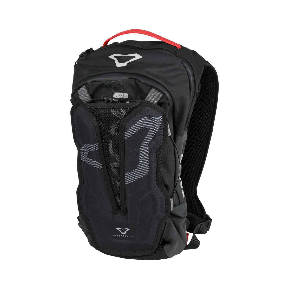 Macna Vortero zaino moto touring nero con rete portabagagli, su fondo bianco
