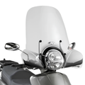 Parabrezza Kappa 130AK trasparente 50x72 cm montato su un Aprilia Scarabeo, vista frontale