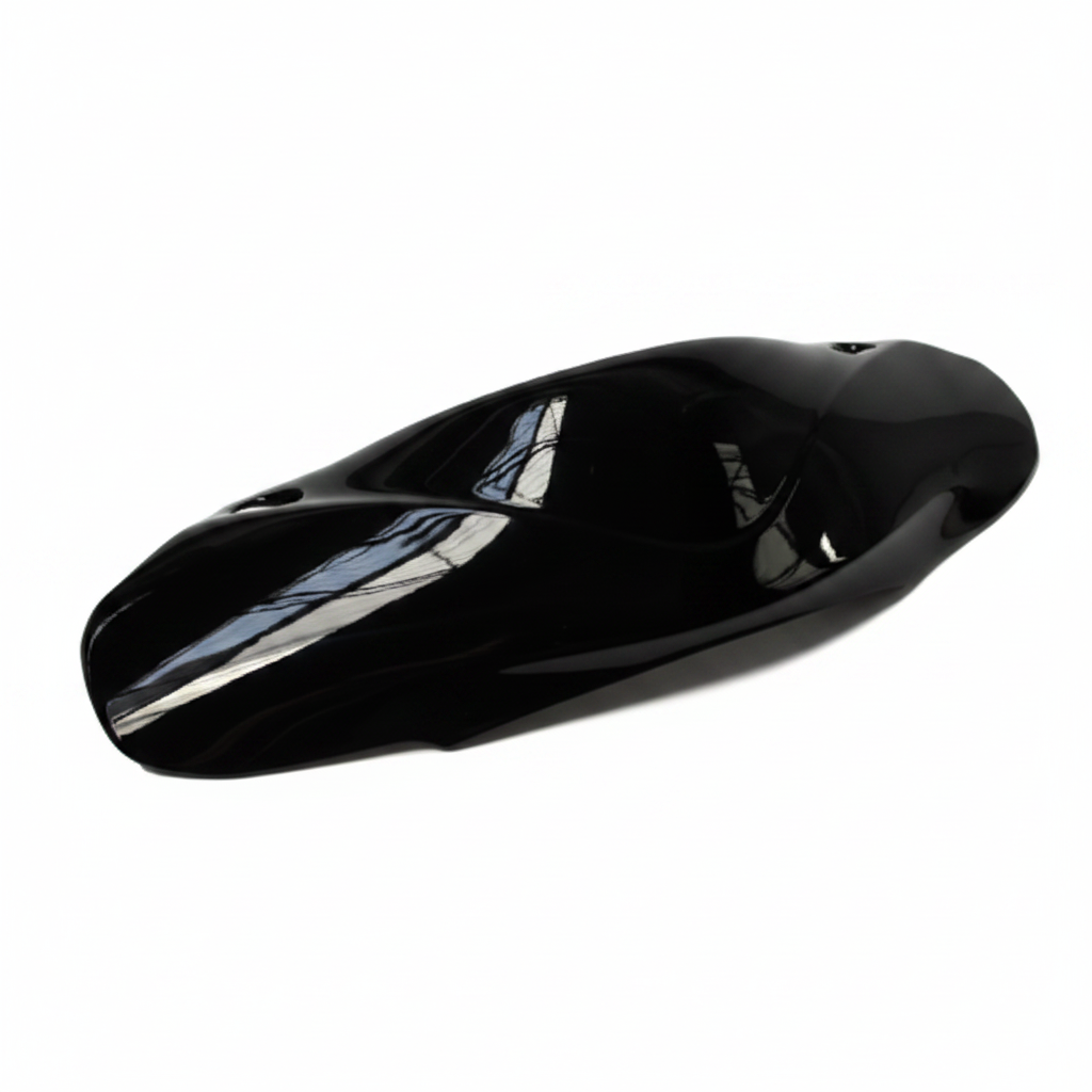 Coprimanubrio anteriore Piaggio 8152005090 per Hexagon GT 250 e LX4: carenatura in nero lucido vista di tre quarti, con i due fori di fissaggio