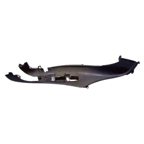 Lato interno della fiancata posteriore sinistra Piaggio CM01210100D8 per Beverly e BV 200 - nervature di rinforzo, sedi delle clip e punti di fissaggio
